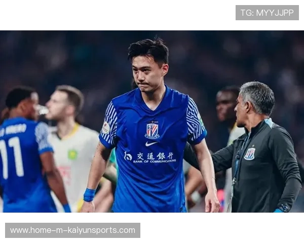 蒋圣龙代表上海申花完成底线解围，防守端预判能力提升